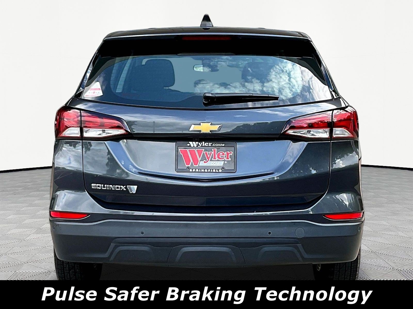 Used 2022 Chevrolet Equinox LS FWD image 5