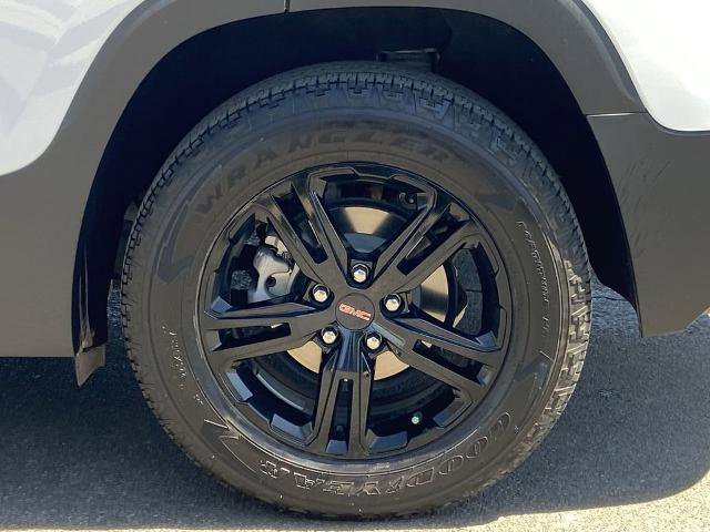 Certified 2024 GMC Terrain AT4 image 28