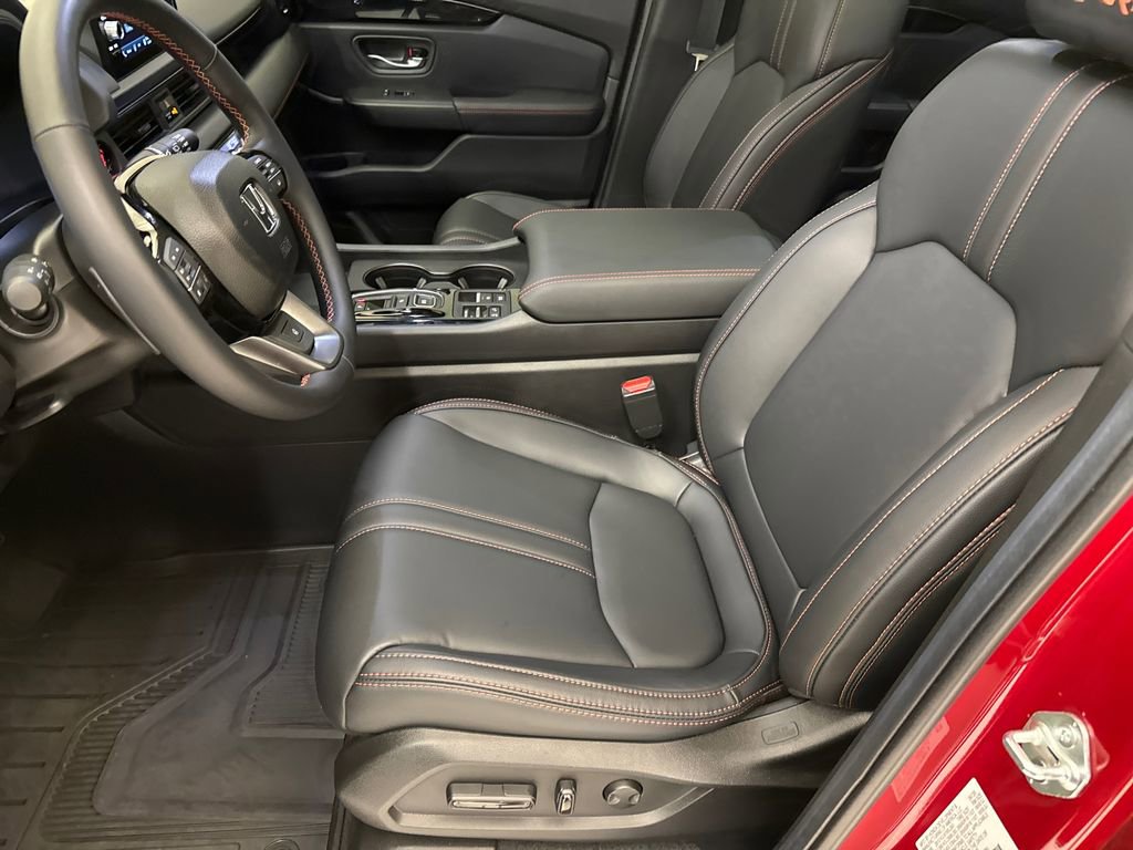 Certified 2025 Honda Pilot TrailSport image 20