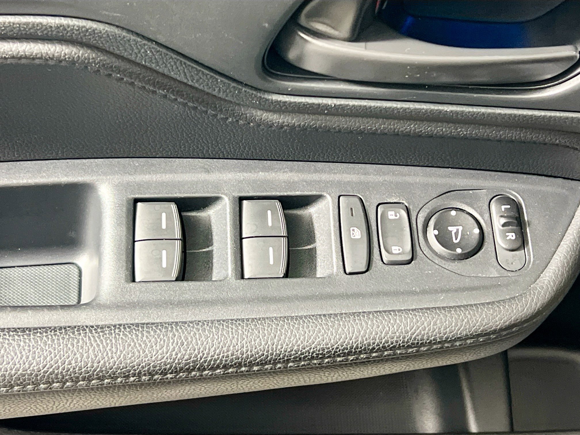 Used 2023 Honda Odyssey EX-L image 16