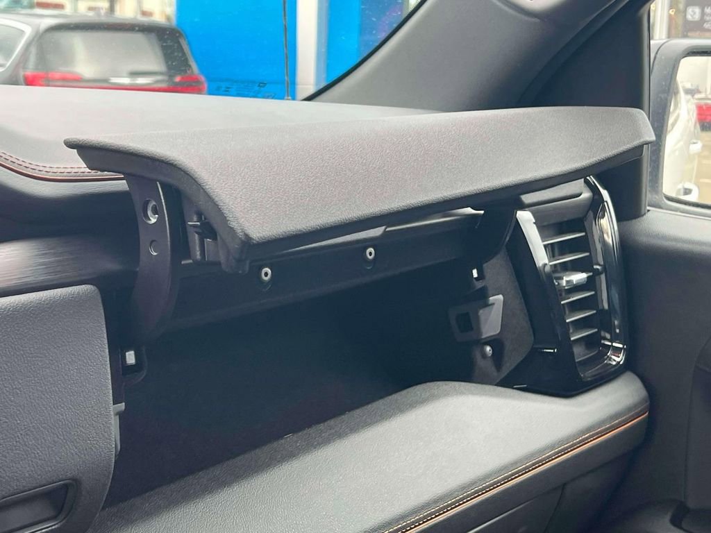 Used 2023 GMC Sierra 1500 AT4 w/ Technology Package AWD/4WD image 31