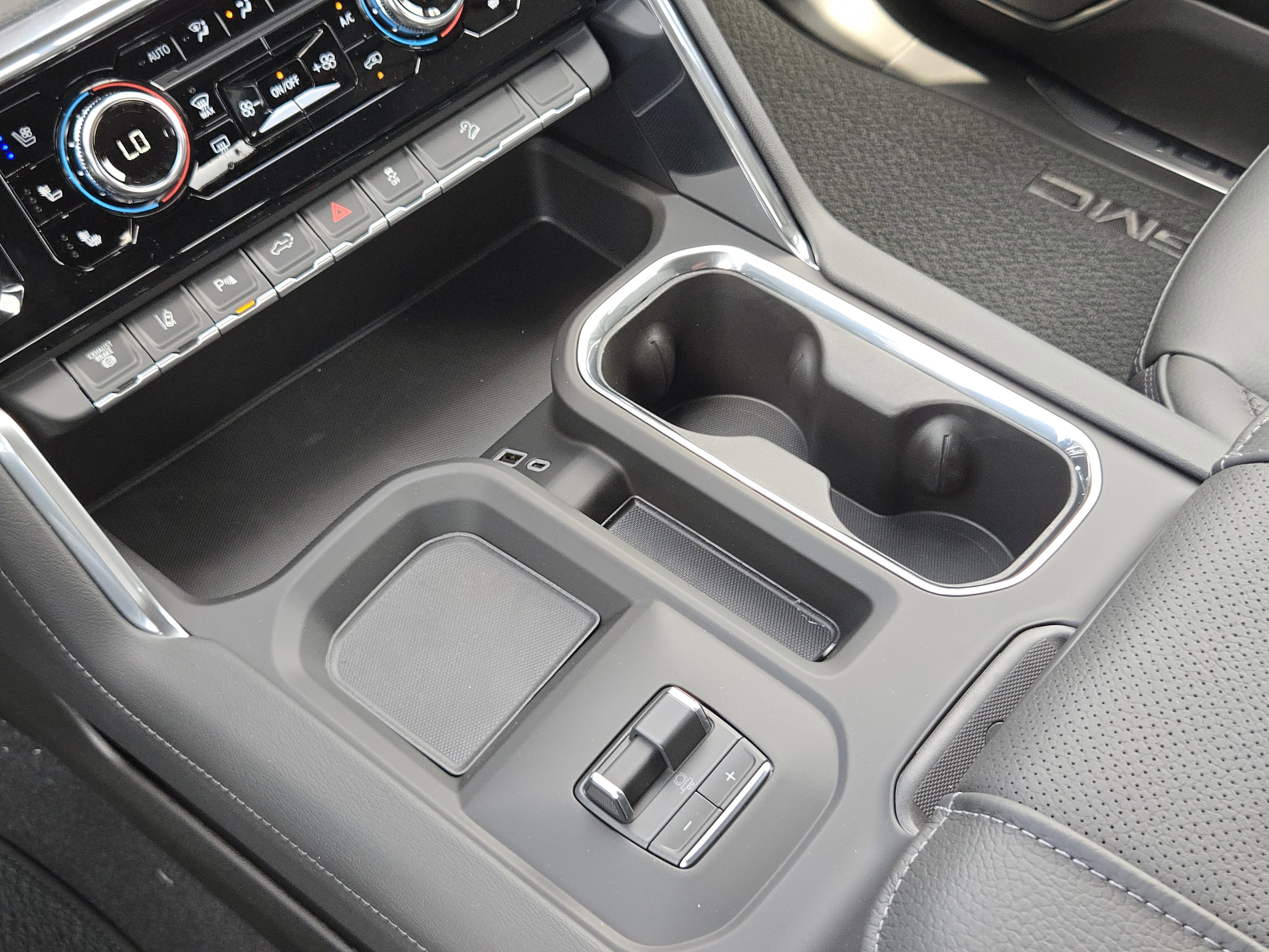 New 2026 GMC Sierra 2500 Denali w/ Denali Reserve Package image 17