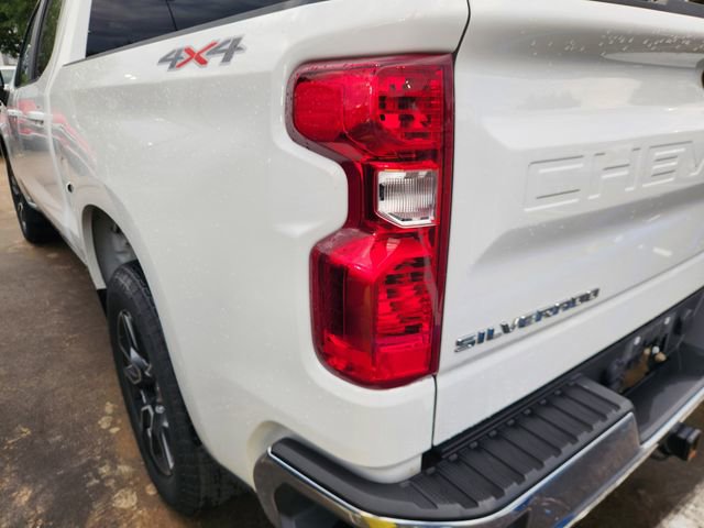 Used 2024 Chevrolet Silverado 1500 LT AWD/4WD image 7
