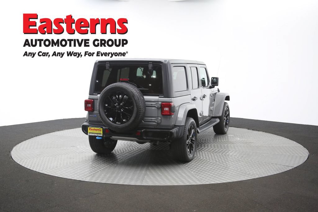 Used 2022 Jeep Wrangler Unlimited Sahara w/ Cold Weather Group AWD/4WD image 38