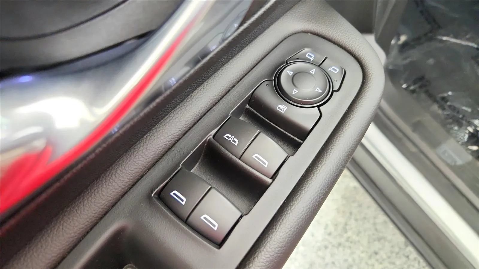 Used 2023 GMC Terrain SLT FWD image 30