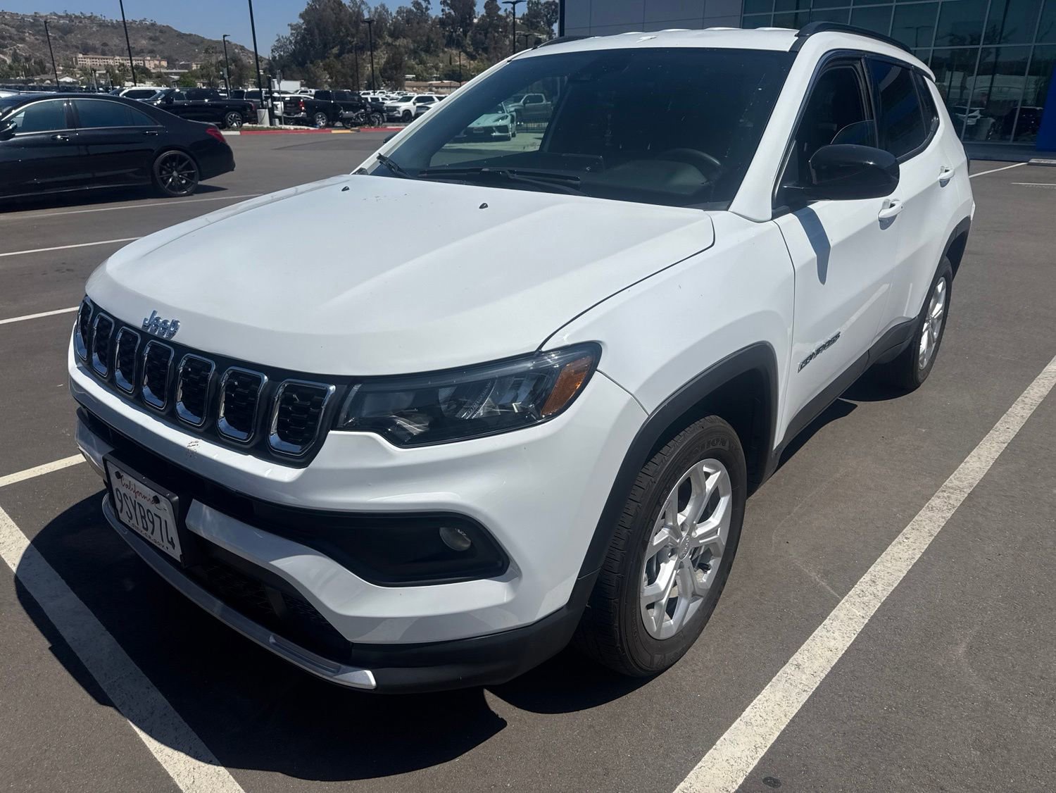 Used 2024 Jeep Compass Latitude AWD/4WD image 3