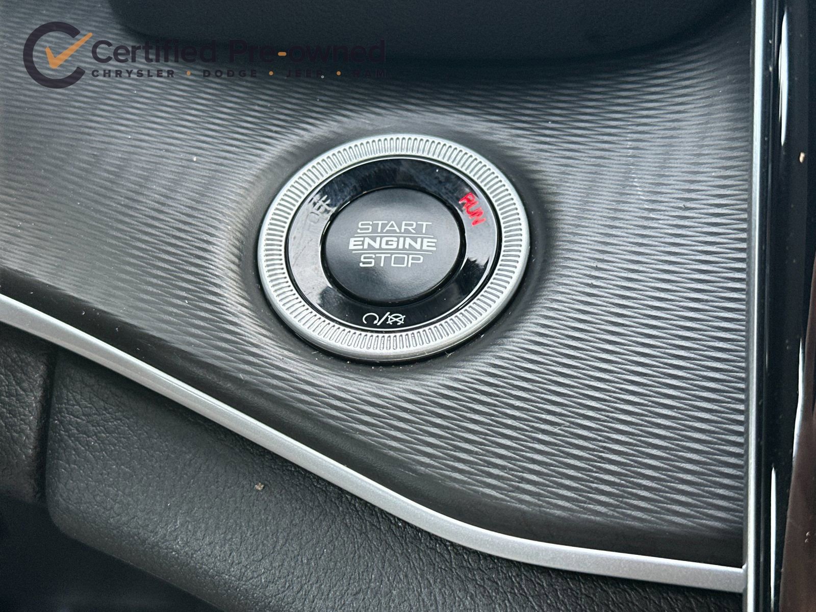 Certified 2025 Jeep Grand Cherokee Laredo X image 23