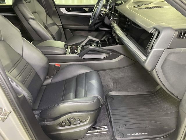 Certified 2025 Porsche Cayenne w/ Premium Package Plus image 23