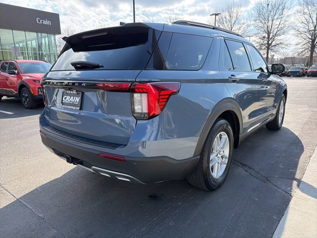 Used 2025 Ford Explorer Active w/ Active Comfort Package image 8