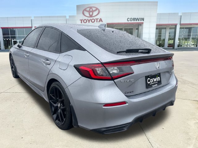 Used 2023 Honda Civic Sport image 3