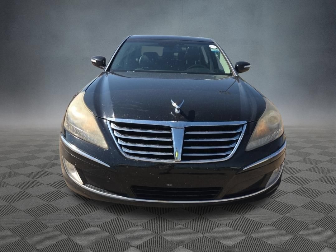 Used 2013 Hyundai Equus Signature RWD image 2