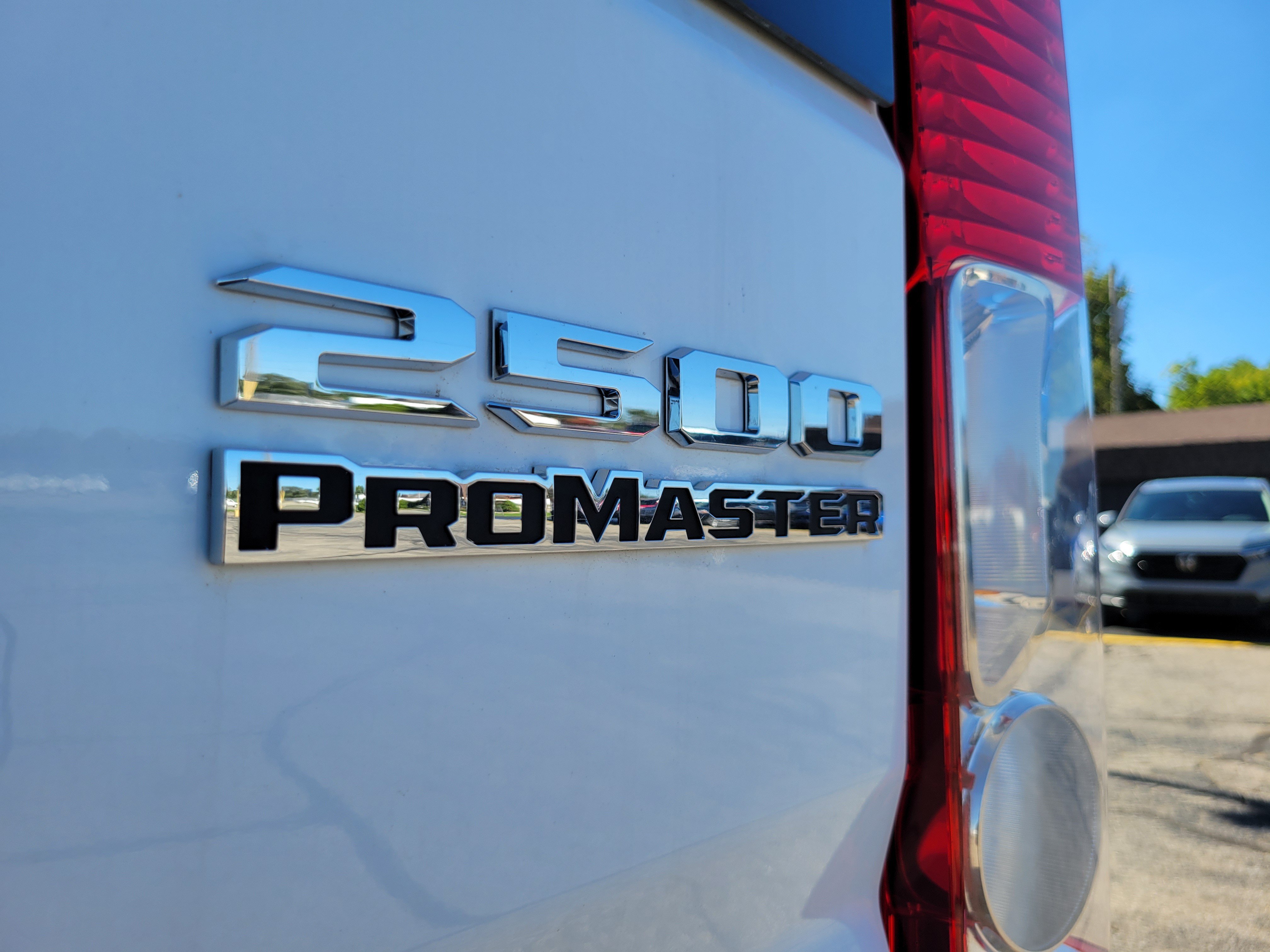 Used 2025 RAM ProMaster 2500 w/ Convenience Group FWD image 21