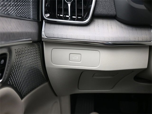 New 2026 Volvo XC90 B6 Ultra image 29