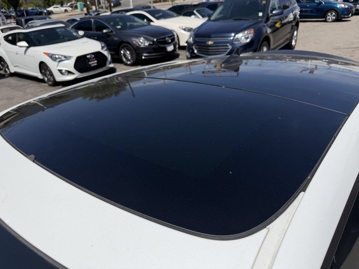 Used 2016 Hyundai Veloster w/ Option Group 02 FWD image 9