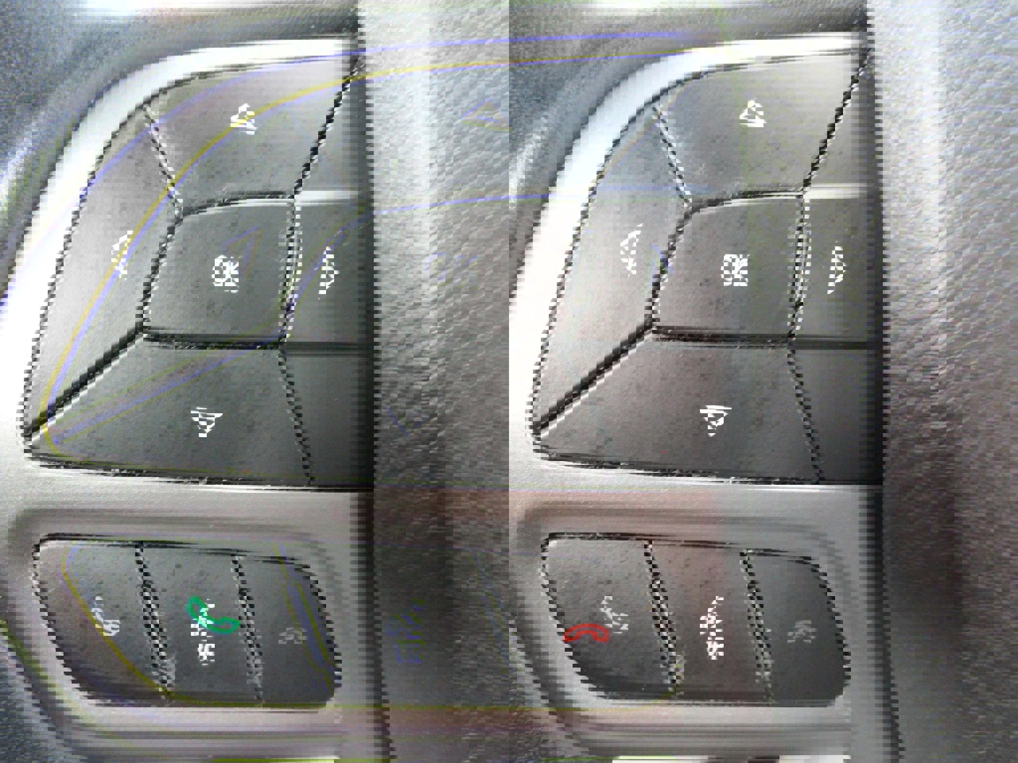 Used 2019 Jeep Cherokee Limited w/ Luxury Group image 26