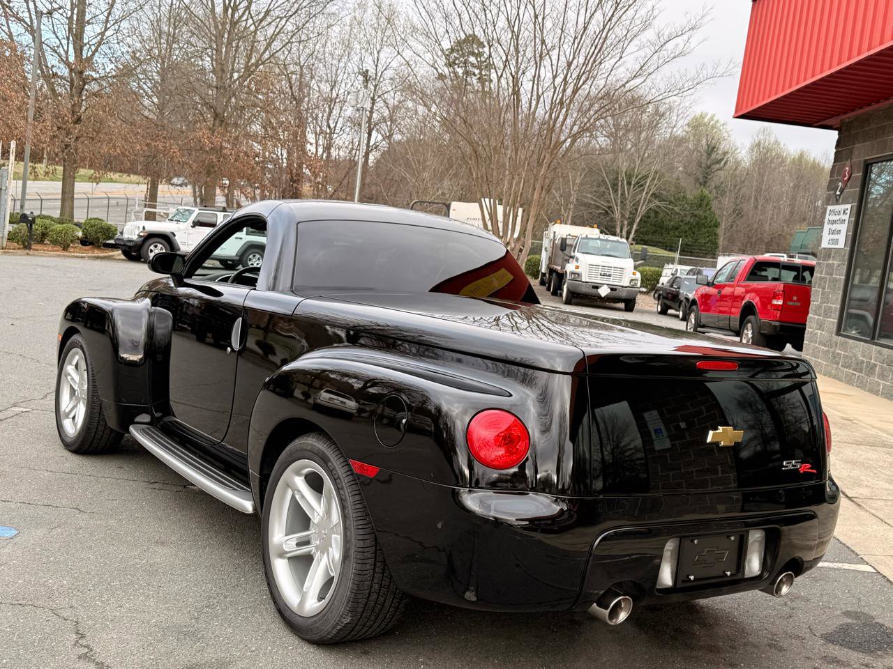 Used 2003 Chevrolet SSR w/ Preferred Equipment Group RWD image 7