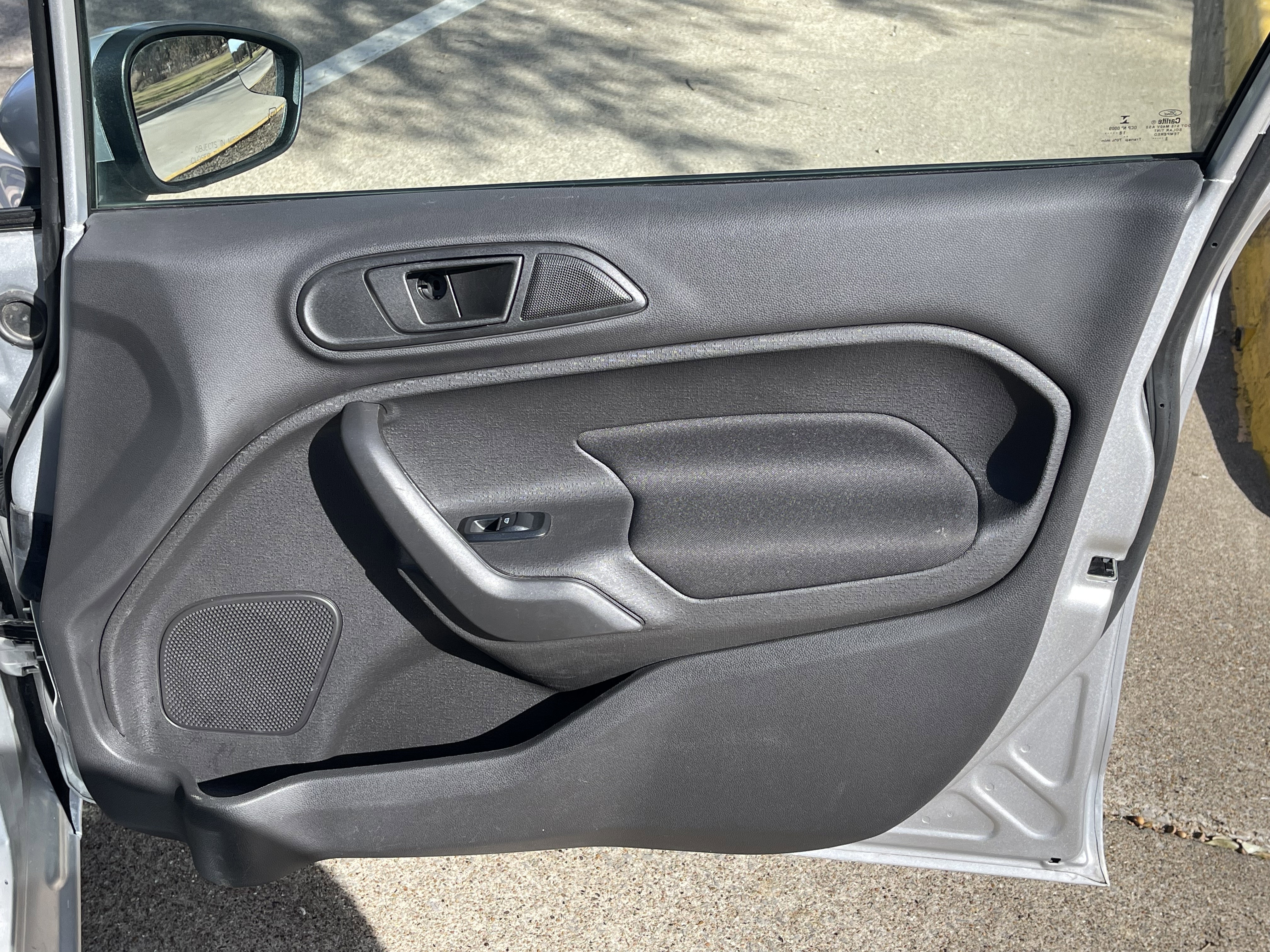 Used 2019 Ford Fiesta SE image 14