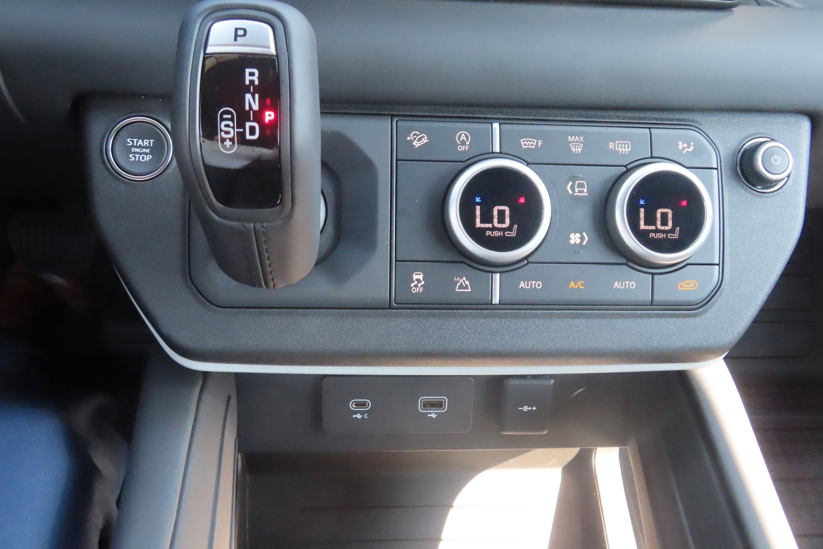 New 2024 Land Rover Defender 110 S image 37