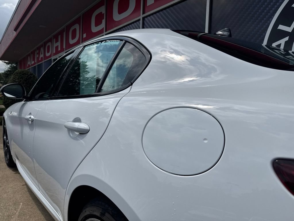 Used 2022 Alfa Romeo Giulia Ti AWD/4WD image 13