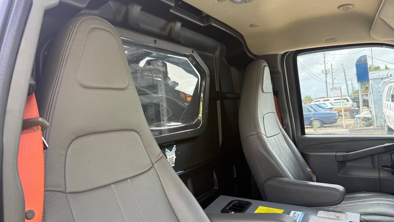 Used 2018 Chevrolet Express 2500 w/ Driver Convenience Package RWD image 40