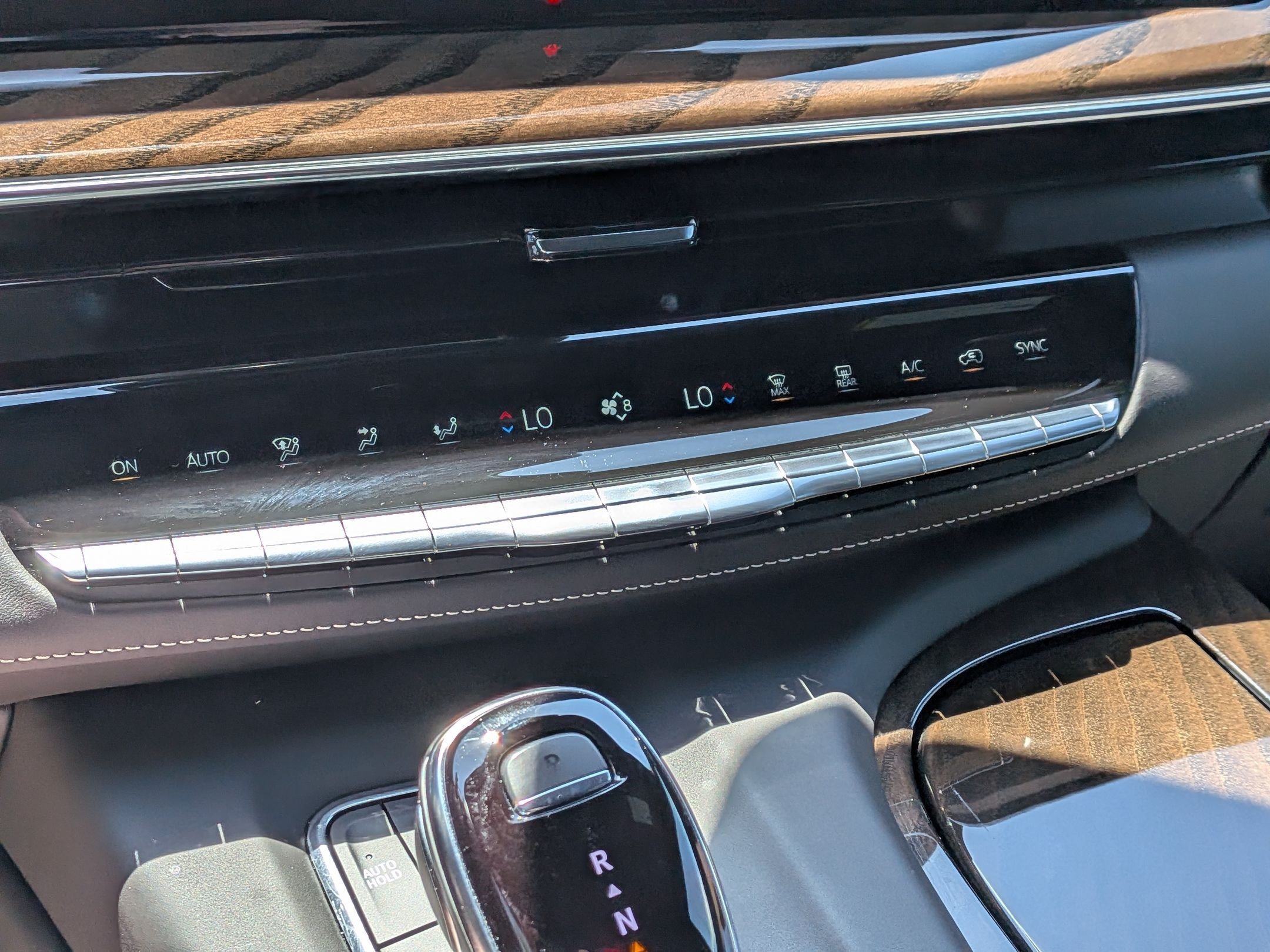 Certified 2024 Cadillac Escalade Sport Platinum w/ LPO, ONYX Package AWD/4WD image 21
