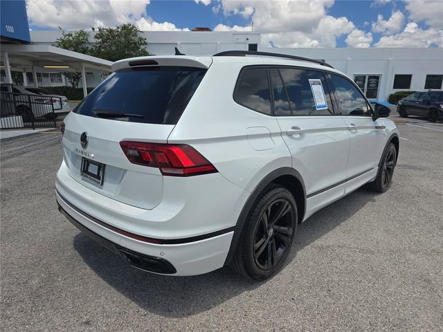 Used 2024 Volkswagen Tiguan SE R-Line FWD image 3