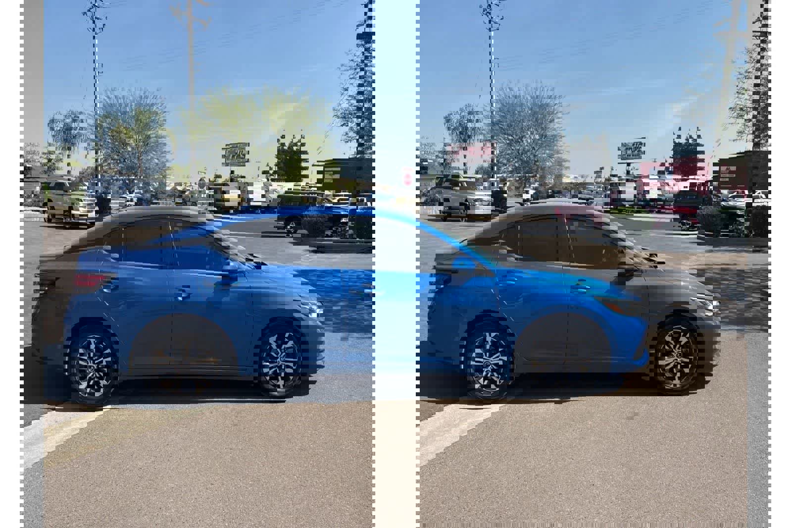 Used 2023 Nissan Sentra SV image 9