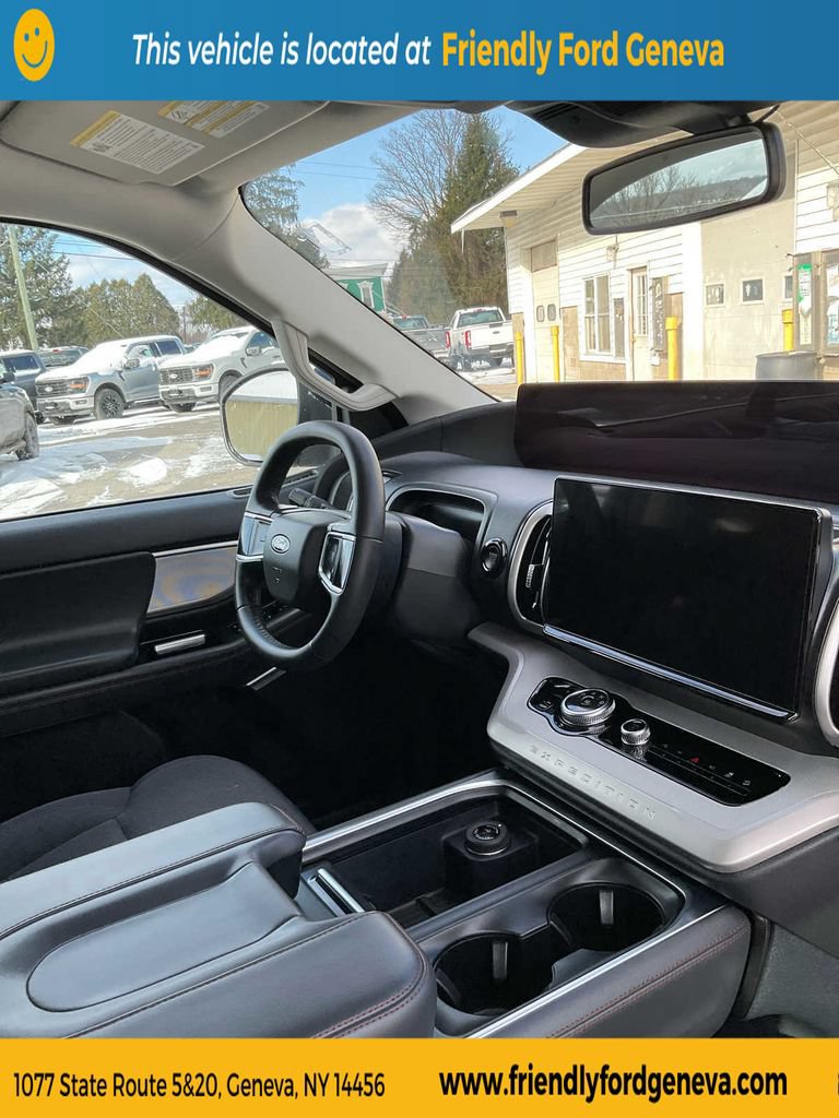Used 2025 Ford Expedition Max Active AWD/4WD image 60