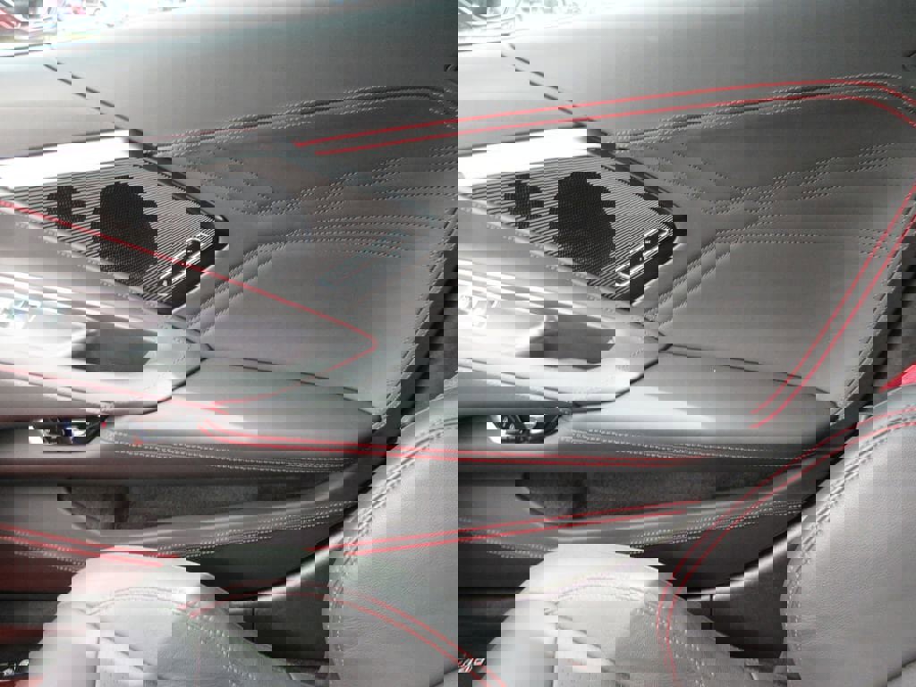 Certified 2024 Chevrolet Corvette E-Ray w/ Stealth Interior Trim Package image 31