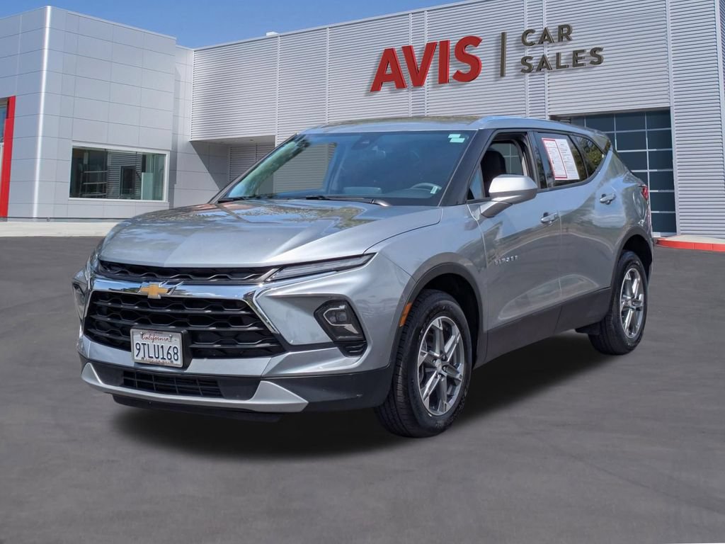 Used 2025 Chevrolet Blazer LT AWD/4WD image 1