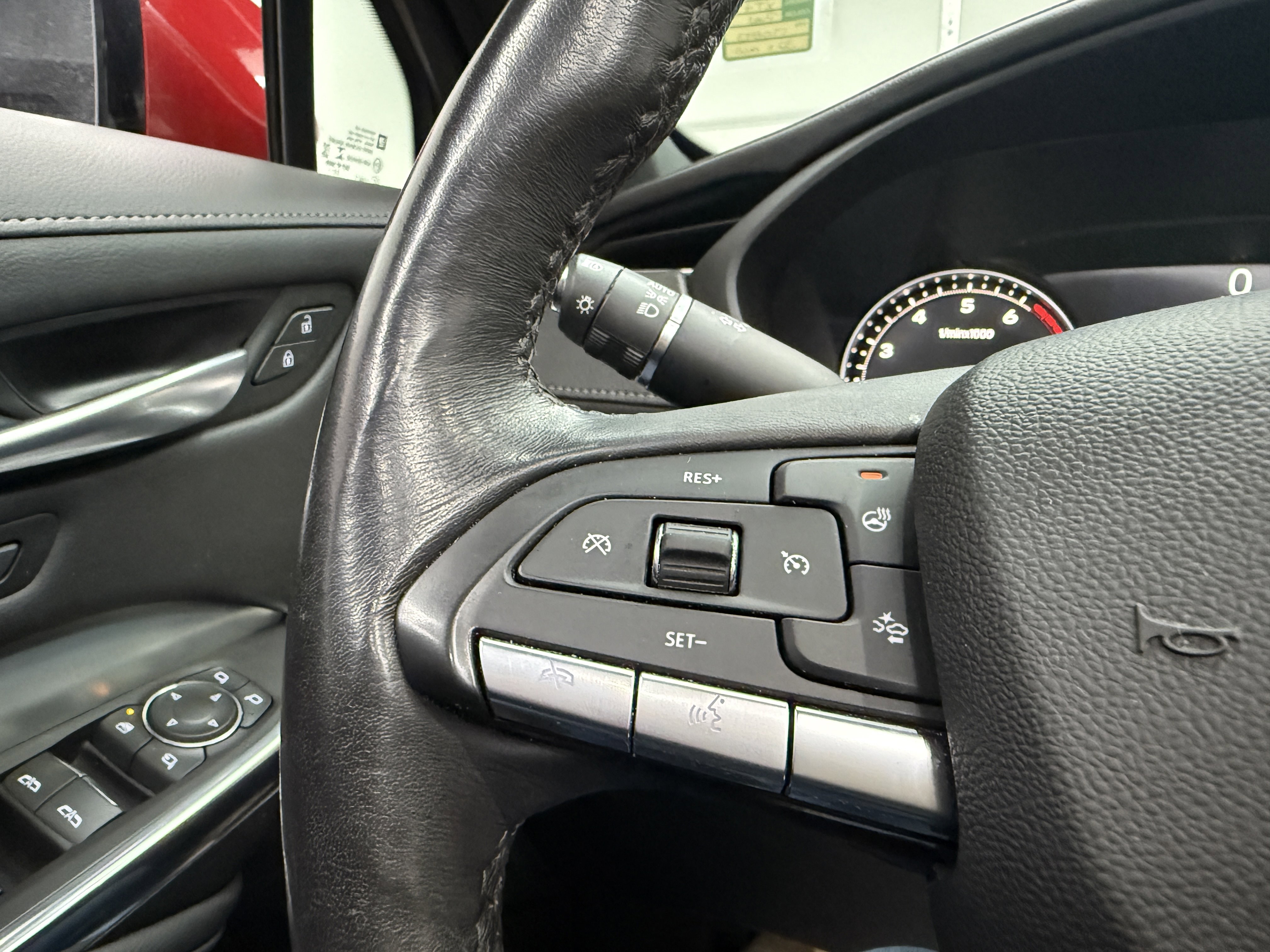 Used 2023 Cadillac XT4 Premium Luxury image 16