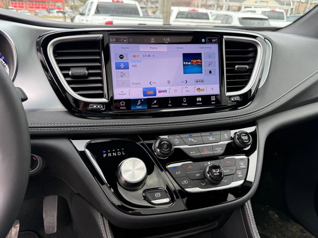 New 2026 Chrysler Pacifica Limited image 19