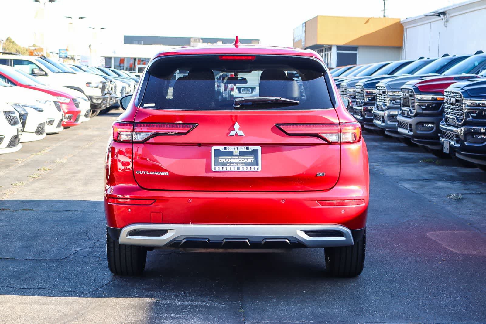 Used 2024 Mitsubishi Outlander SE AWD/4WD image 5