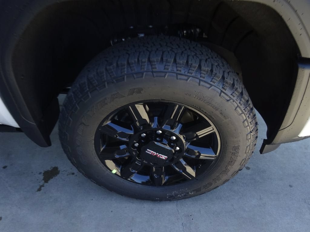 New 2026 GMC Sierra 2500 AT4 AWD/4WD image 11