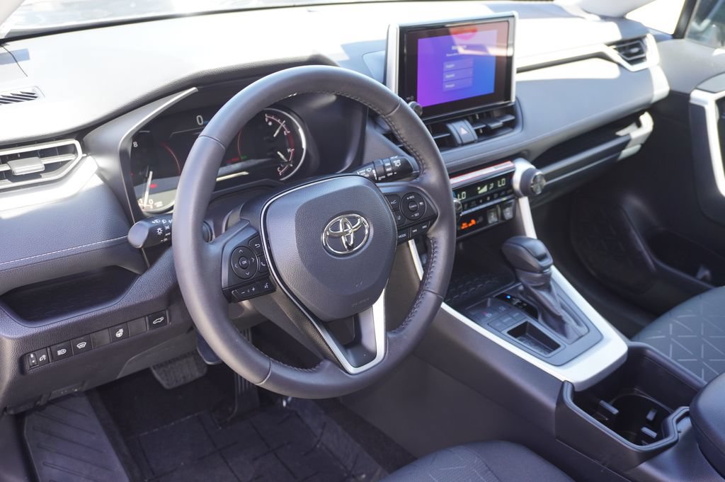 Used 2025 Toyota RAV4 XLE w/ Convenience Package FWD image 13