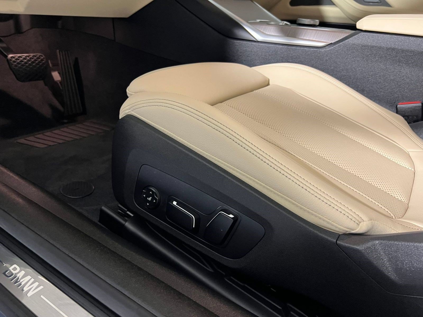 New 2026 BMW 430i xDrive Coupe w/ Premium Package AWD/4WD image 13