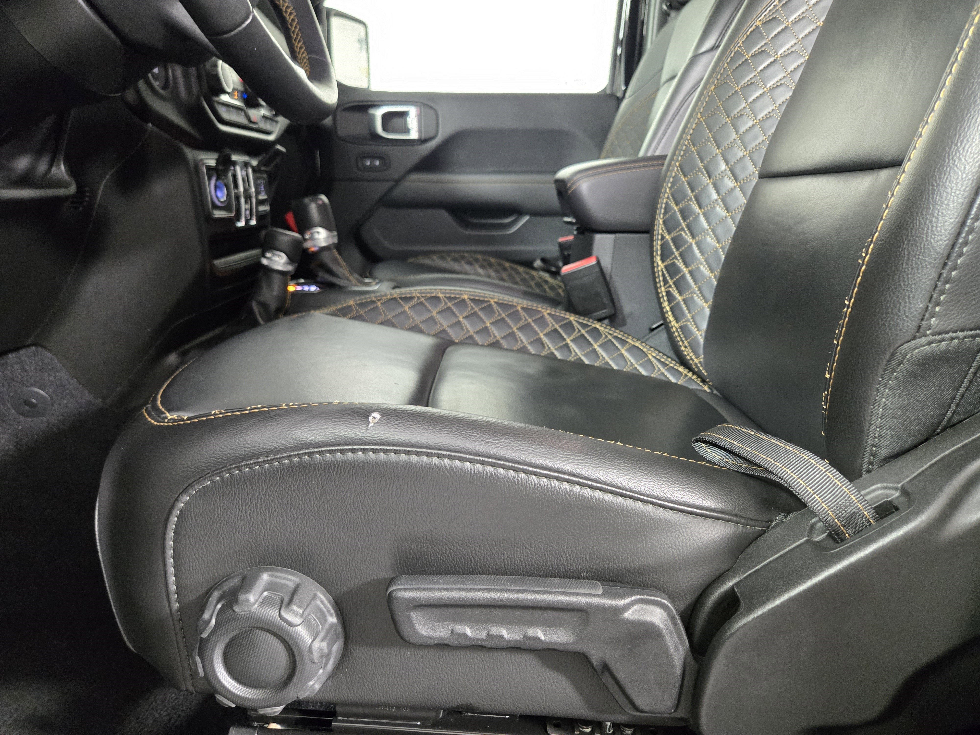 Used 2022 Jeep Gladiator Overland image 31