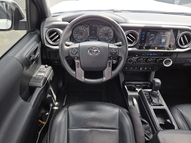 Used 2019 Toyota Tacoma TRD Sport AWD/4WD image 32