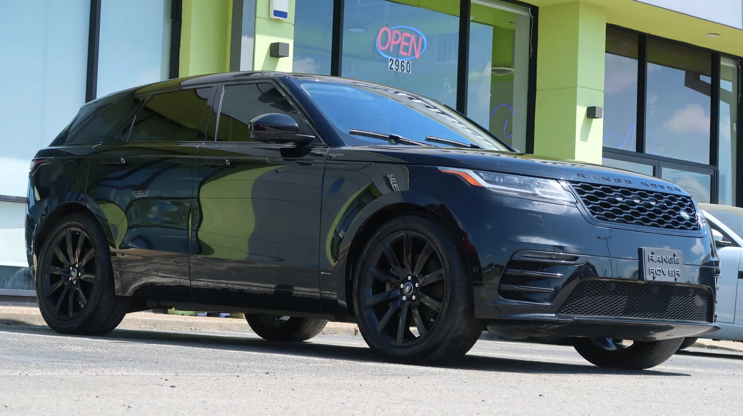 Used 2019 Land Rover Range Rover Velar R-Dynamic SE AWD/4WD image 6