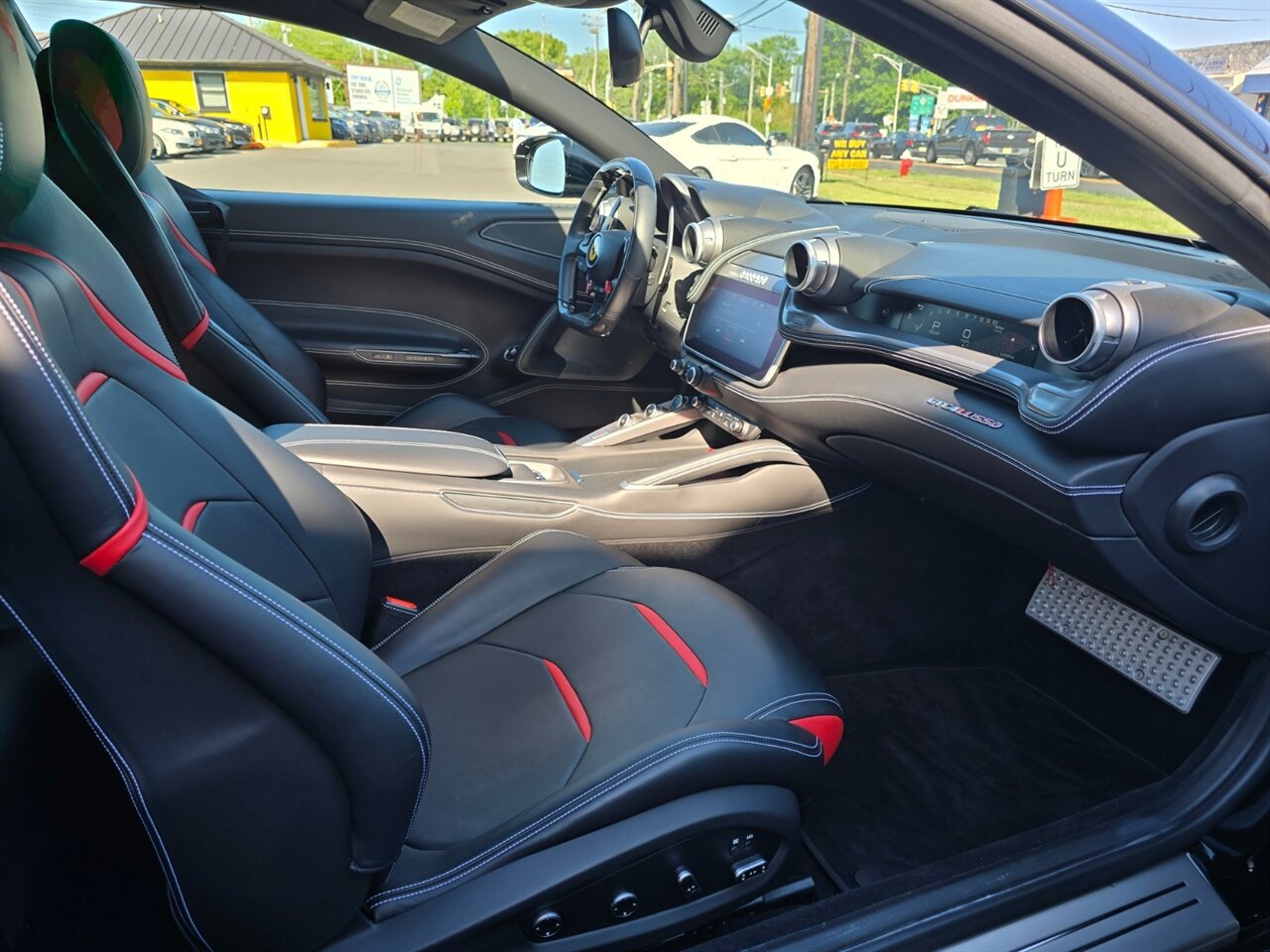 Used 2017 Ferrari GTC4Lusso AWD/4WD image 23