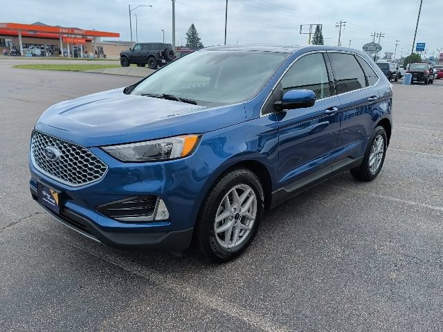 Certified 2023 Ford Edge SEL w/ Convenience Package AWD/4WD image 3