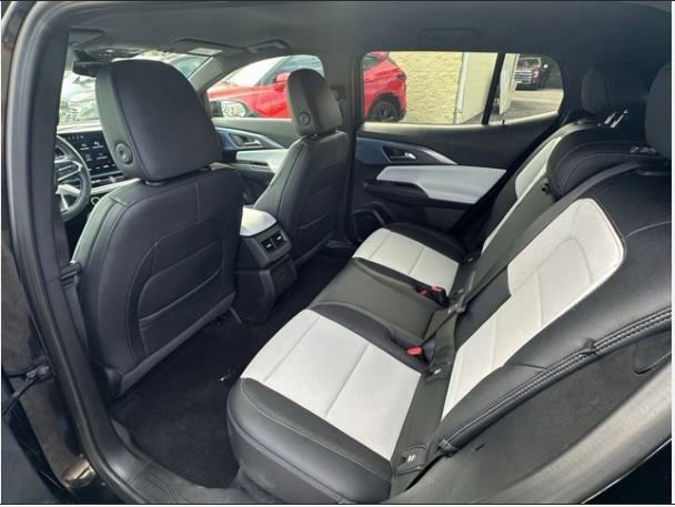 Used 2024 Chevrolet Equinox EV LT image 13