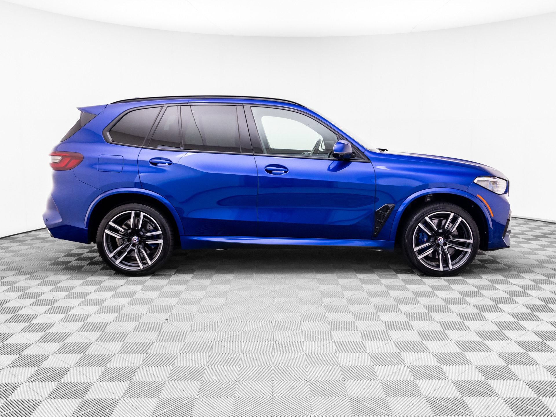 Used 2023 BMW X5 M w/ Executive Package AWD/4WD image 6