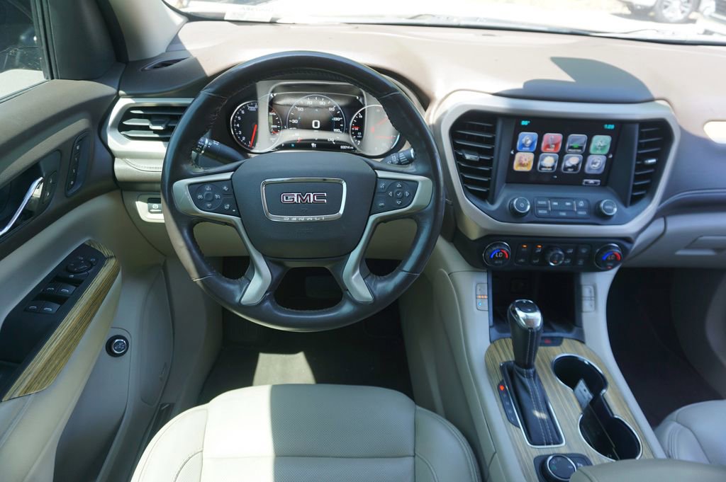 Used 2019 GMC Acadia Denali w/ Technology Package FWD image 5