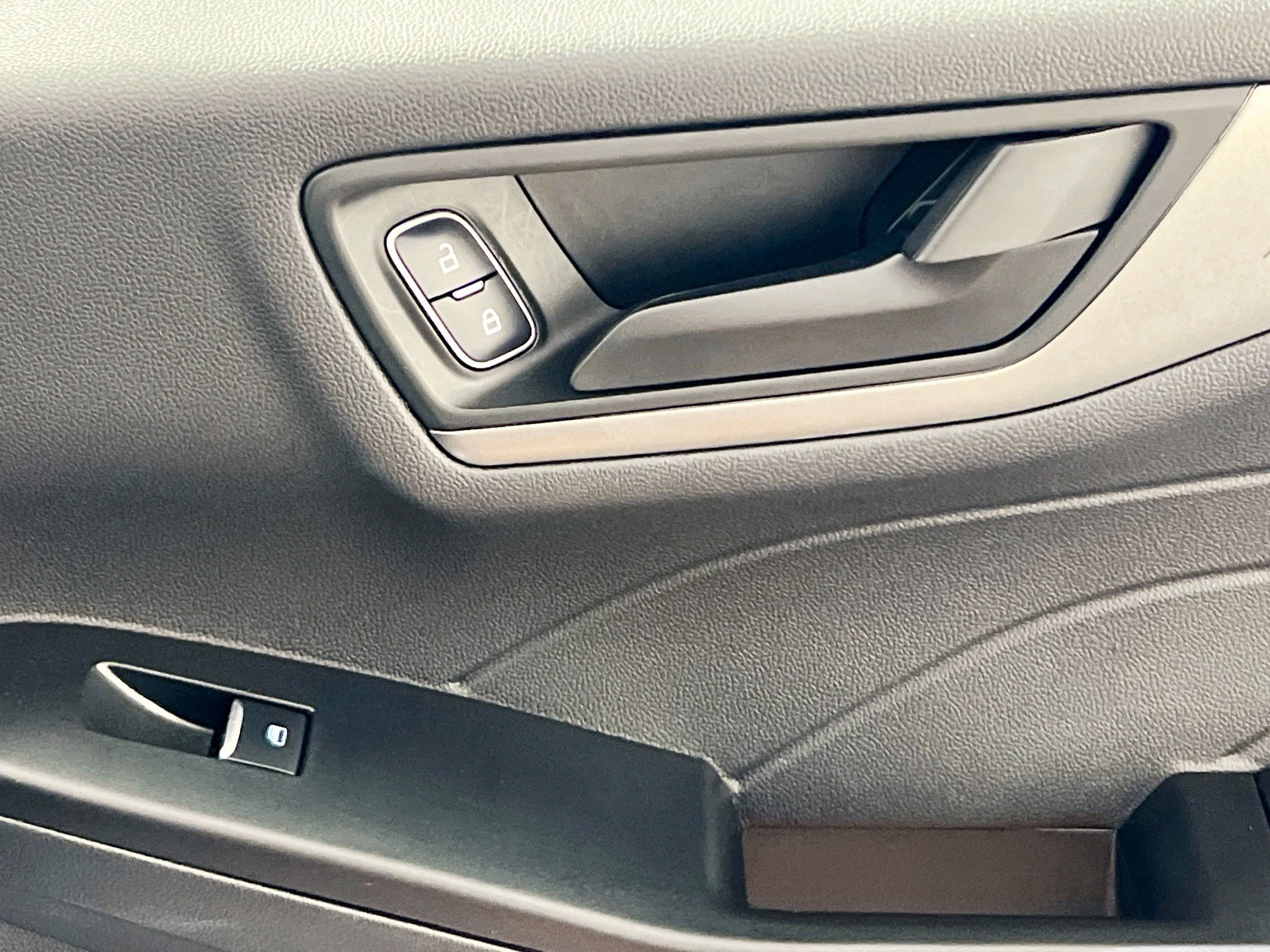 Used 2025 Ford Escape Active image 26