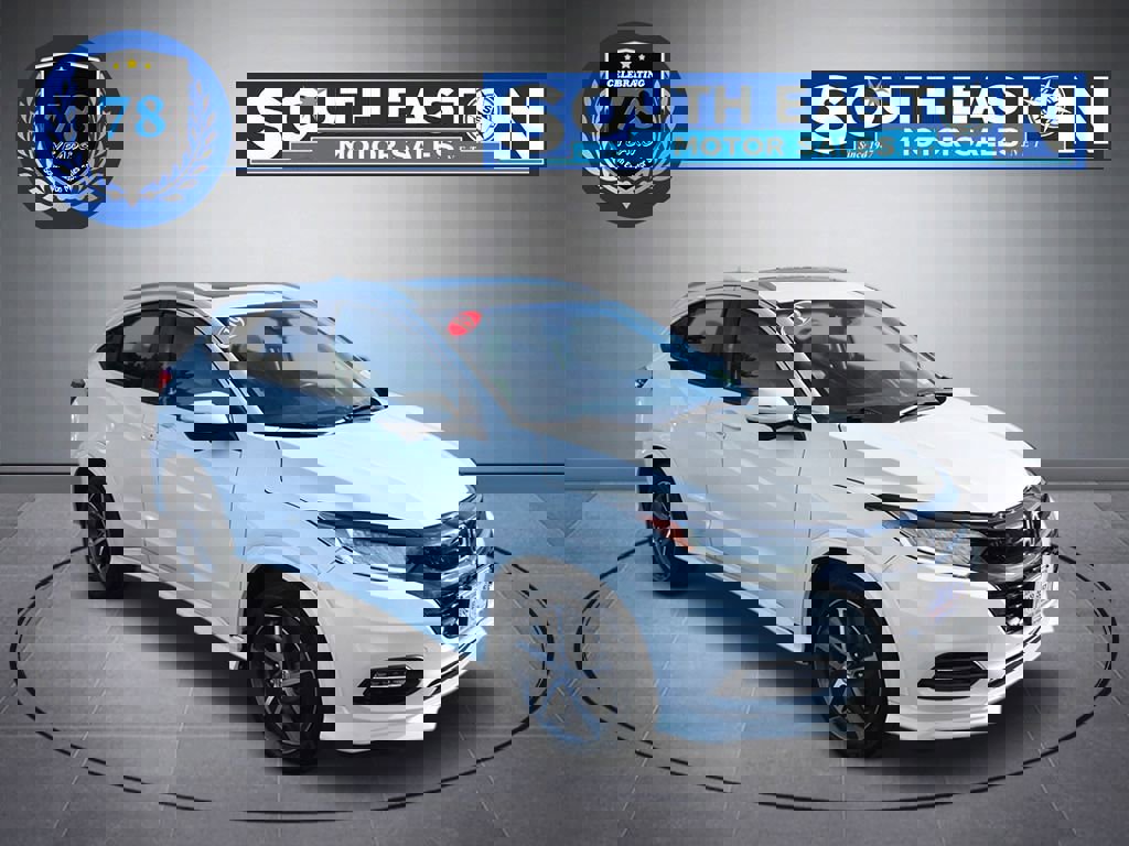 Used 2019 Honda HR-V Touring image 2