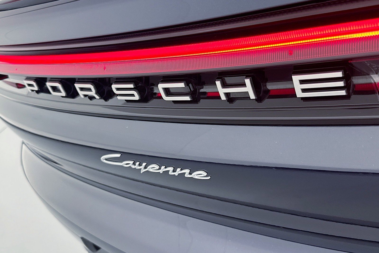 Used 2025 Porsche Cayenne Coupe image 9