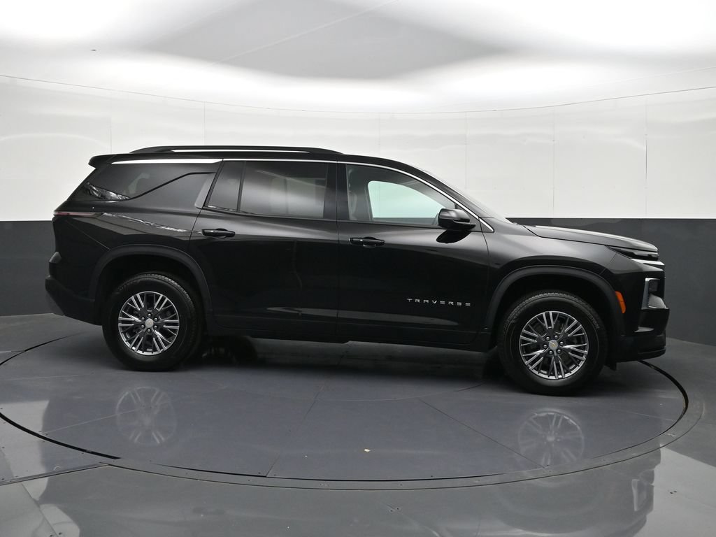 Certified 2026 Chevrolet Traverse LT w/ Driver Confidence Package FWD image 6