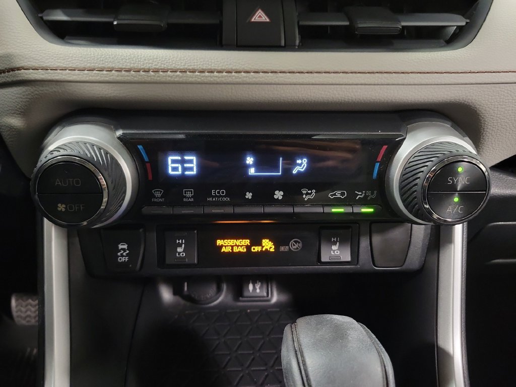 Used 2019 Toyota RAV4 XLE w/ Convenience Package AWD/4WD image 18