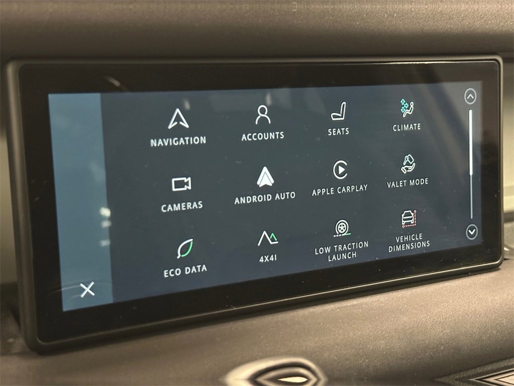 Used 2020 Land Rover Defender 110 SE image 24